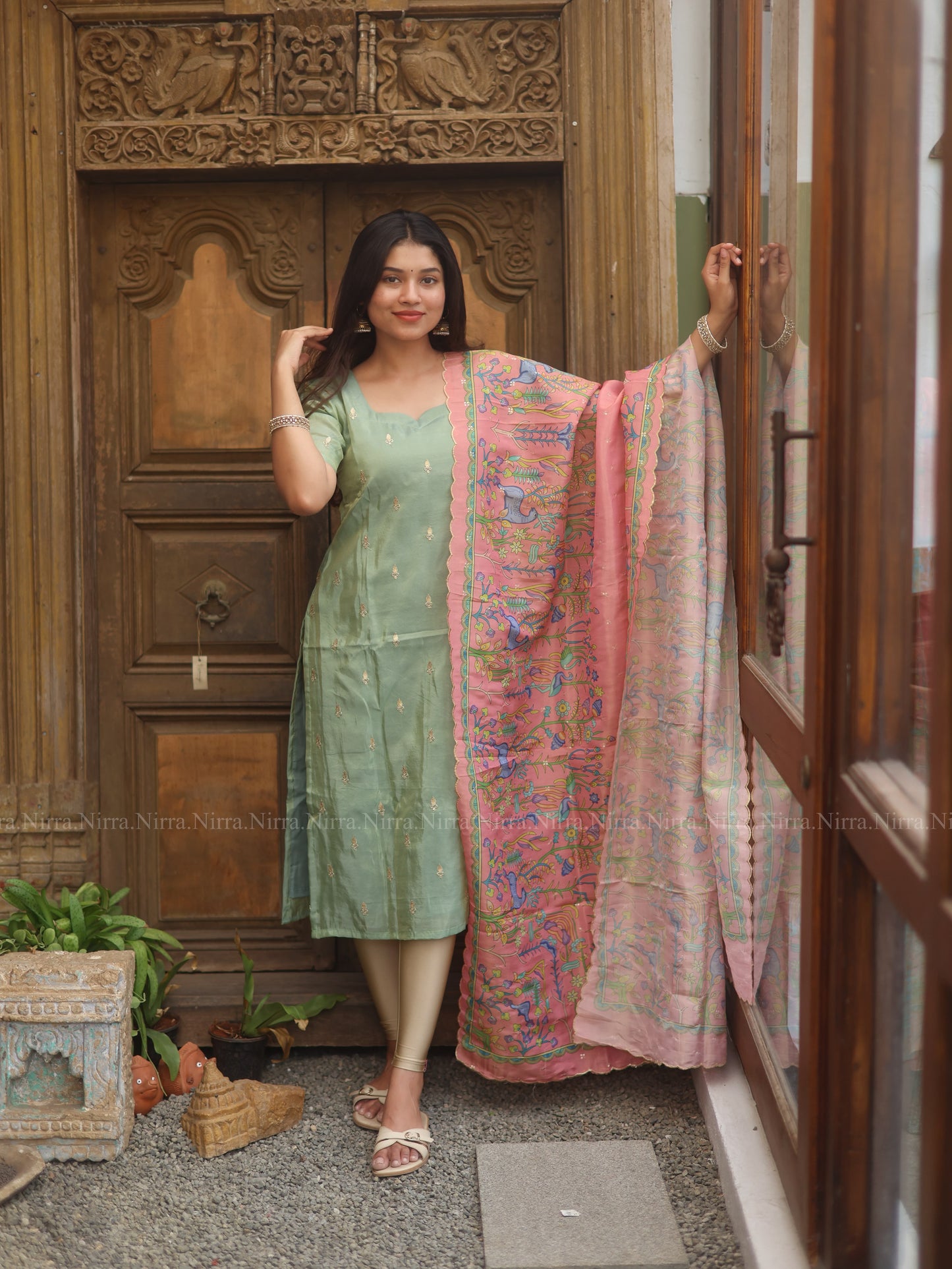Pastel mint green and pink tissue set