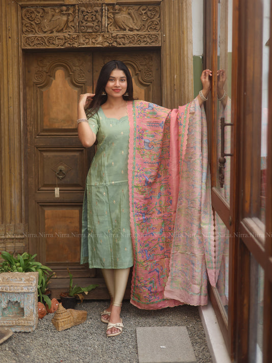 Pastel mint green and pink tissue set